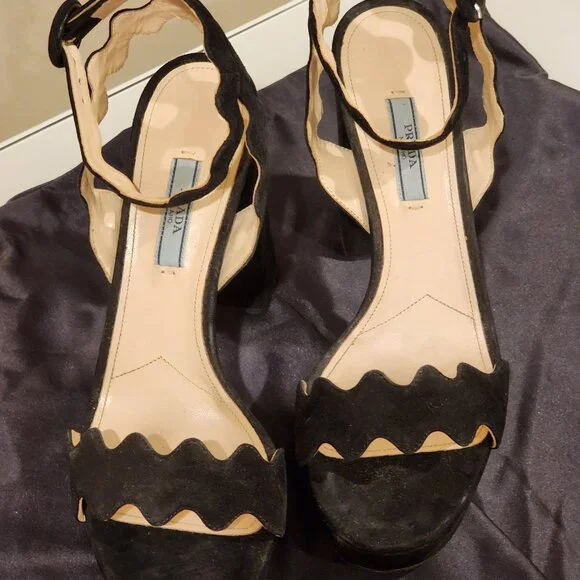 Excellent EU39 PRADA Platform Sandal Black Suede Scalloped - Picture 6 of 8